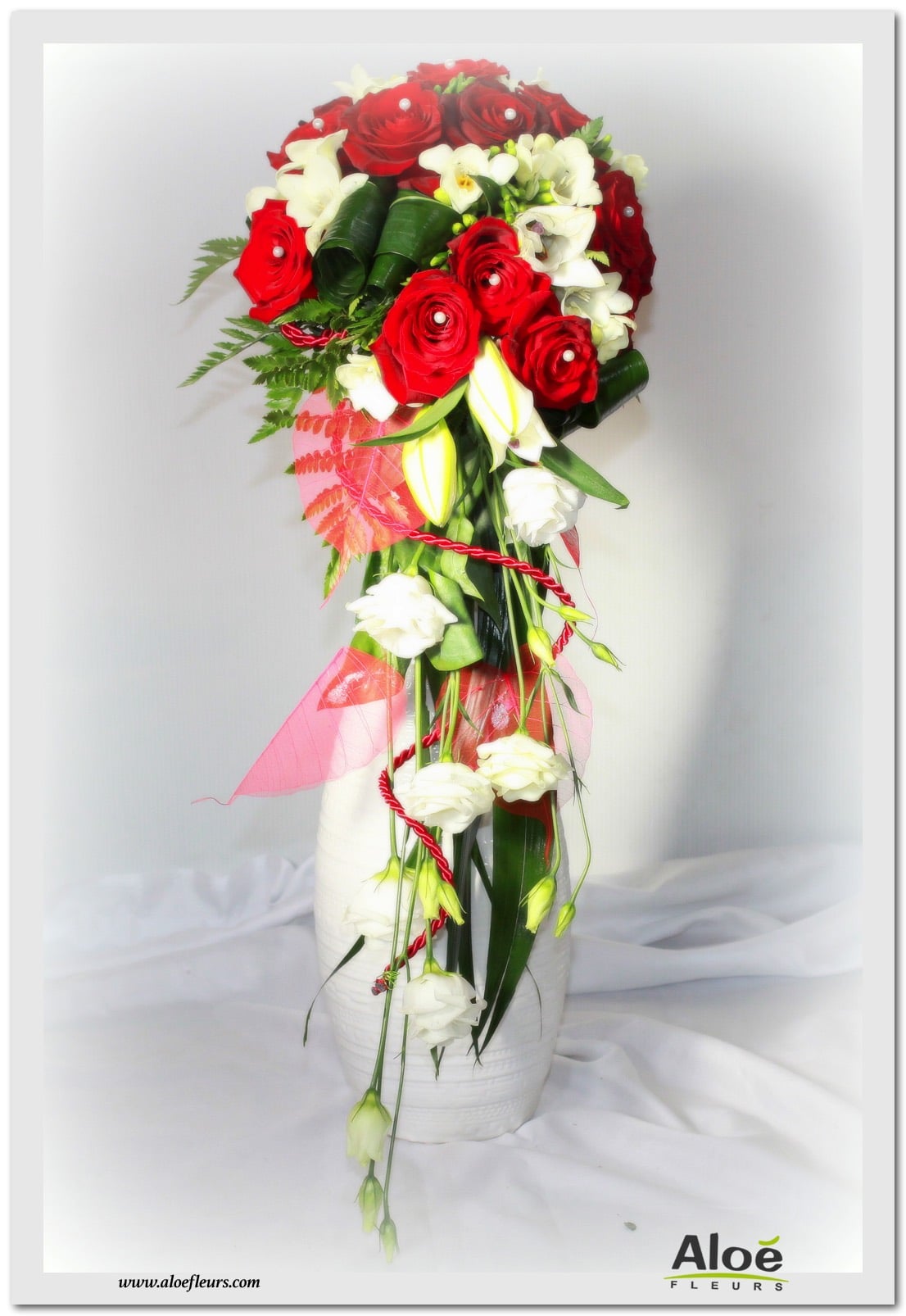 3  Bouquet Mariée Cascade Black & White   Roses Blanches & Noires Et Arums