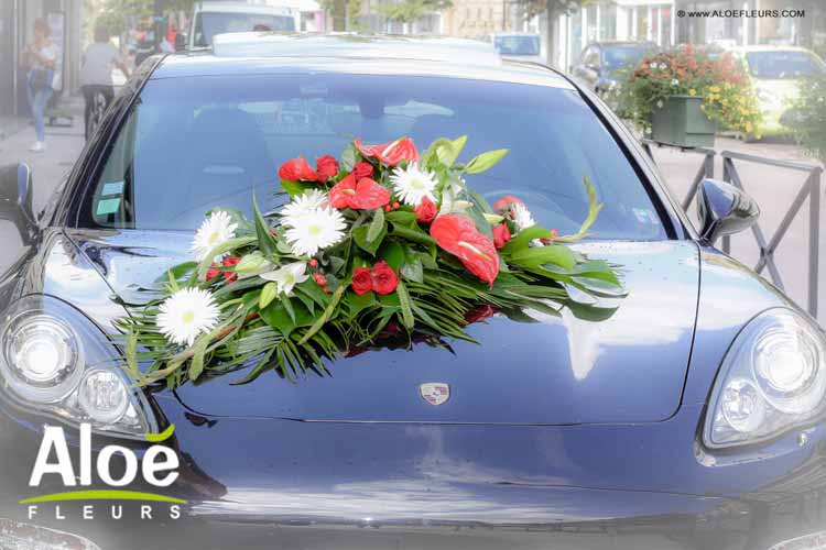 bouquet-mariée-rouge-et-blanc-mariage-glamour-voiture-mariés